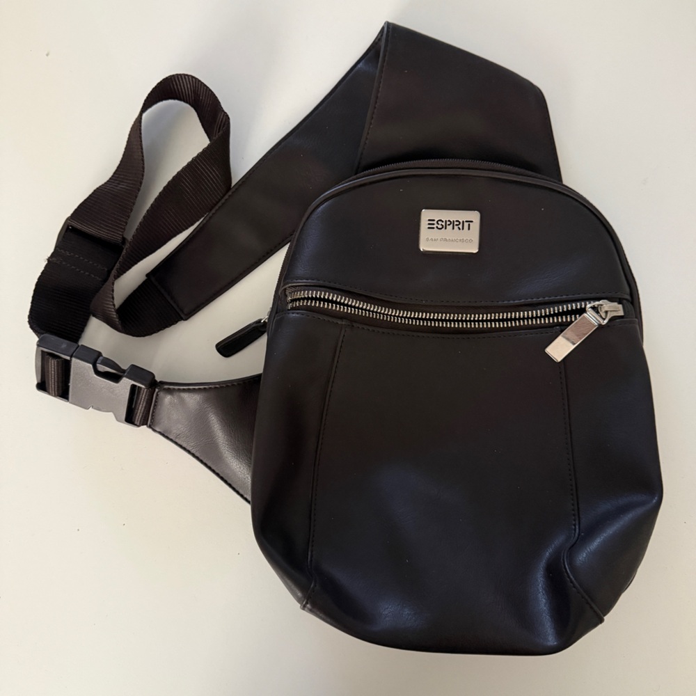 Esprit Black Men’s Leather-Style Belt Bag